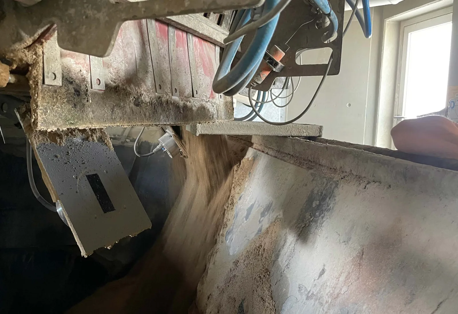 The material this instrument exists for — a stockpile that is not one moisture value