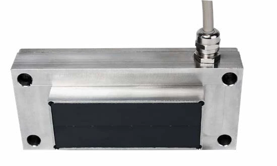 Rectangular window in the sensor face